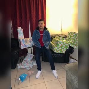 Meet your Posher, Luis